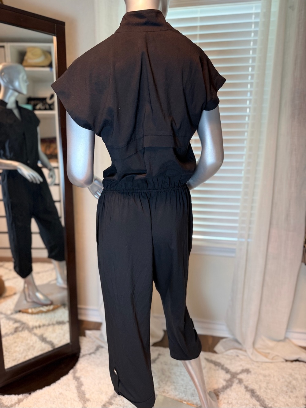 BCBGeneration BCBG Black Utility Jumpsuit Medium Cap Sleeve Cinched Waist Travel - Picture 9 of 13